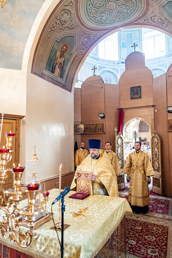 Архиерейское богослужение в Петропавловском храме города Лыткарино